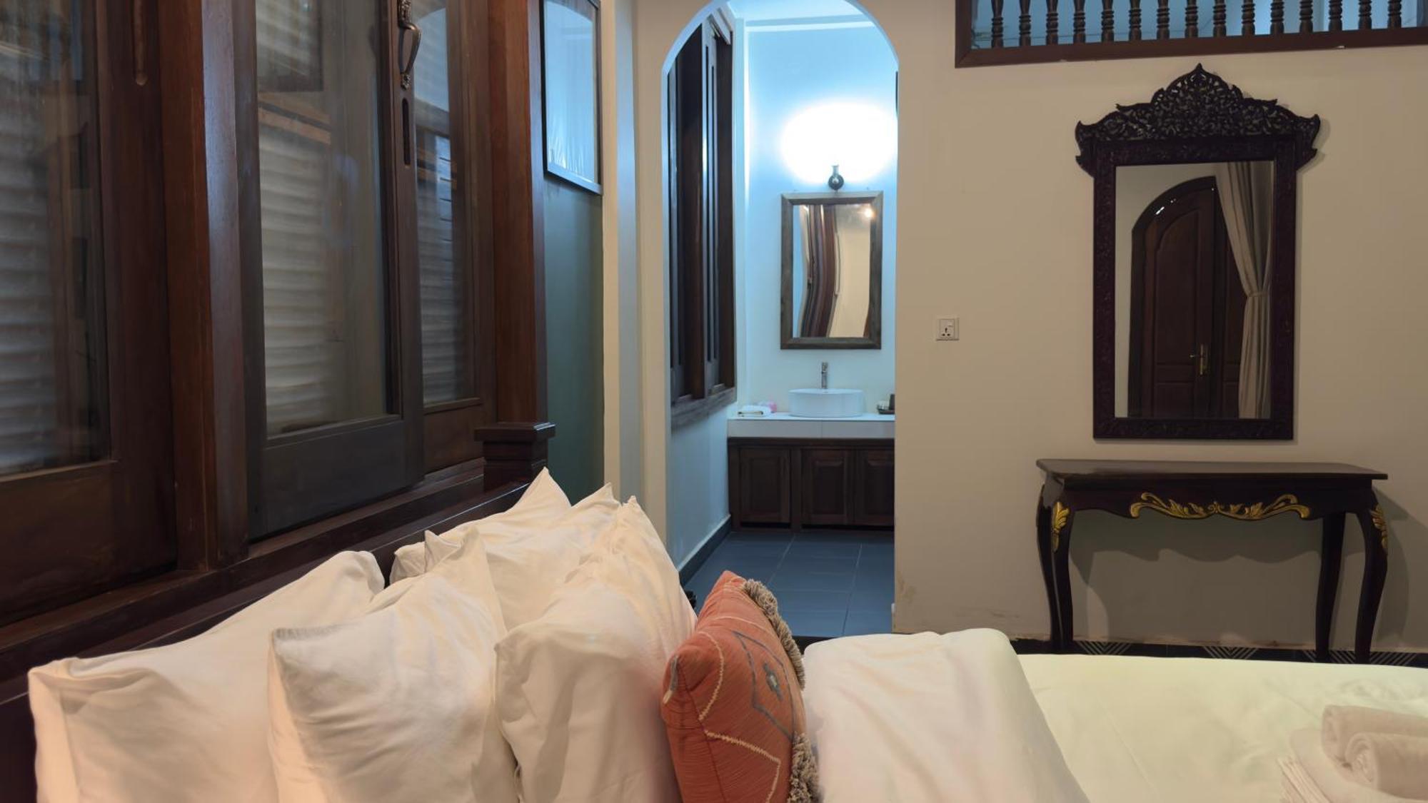 The J Break Boutique Hotel Kampot Exterior photo